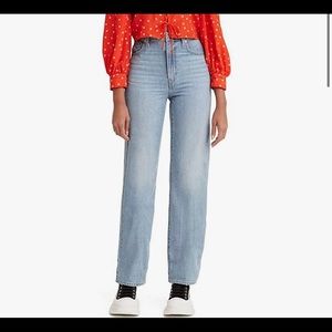 NWT Levi’s Straight Leg Full Length Jeans Light Wash